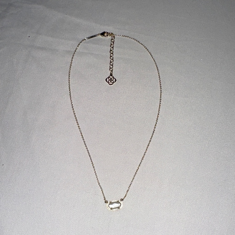 Kendra Scott Elisa Gold Pendant Necklace in Ivory Mother-of-Pearl